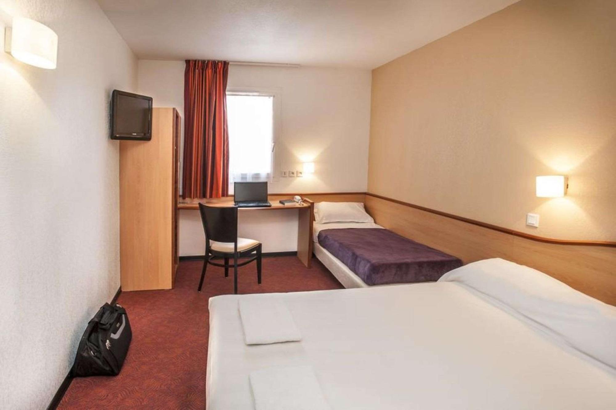 Brit Hotel Confort Монтобан Экстерьер фото