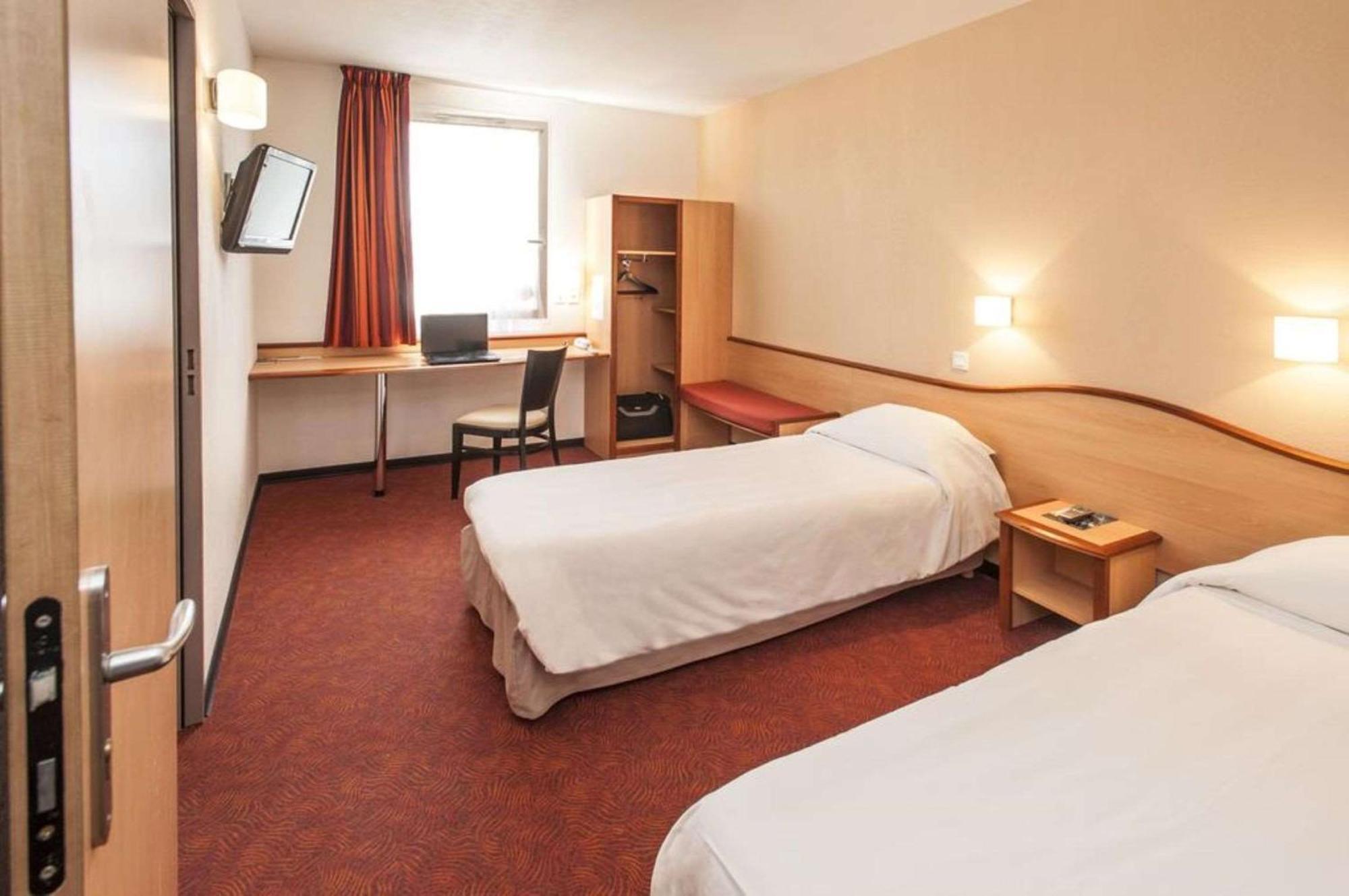 Brit Hotel Confort Монтобан Экстерьер фото