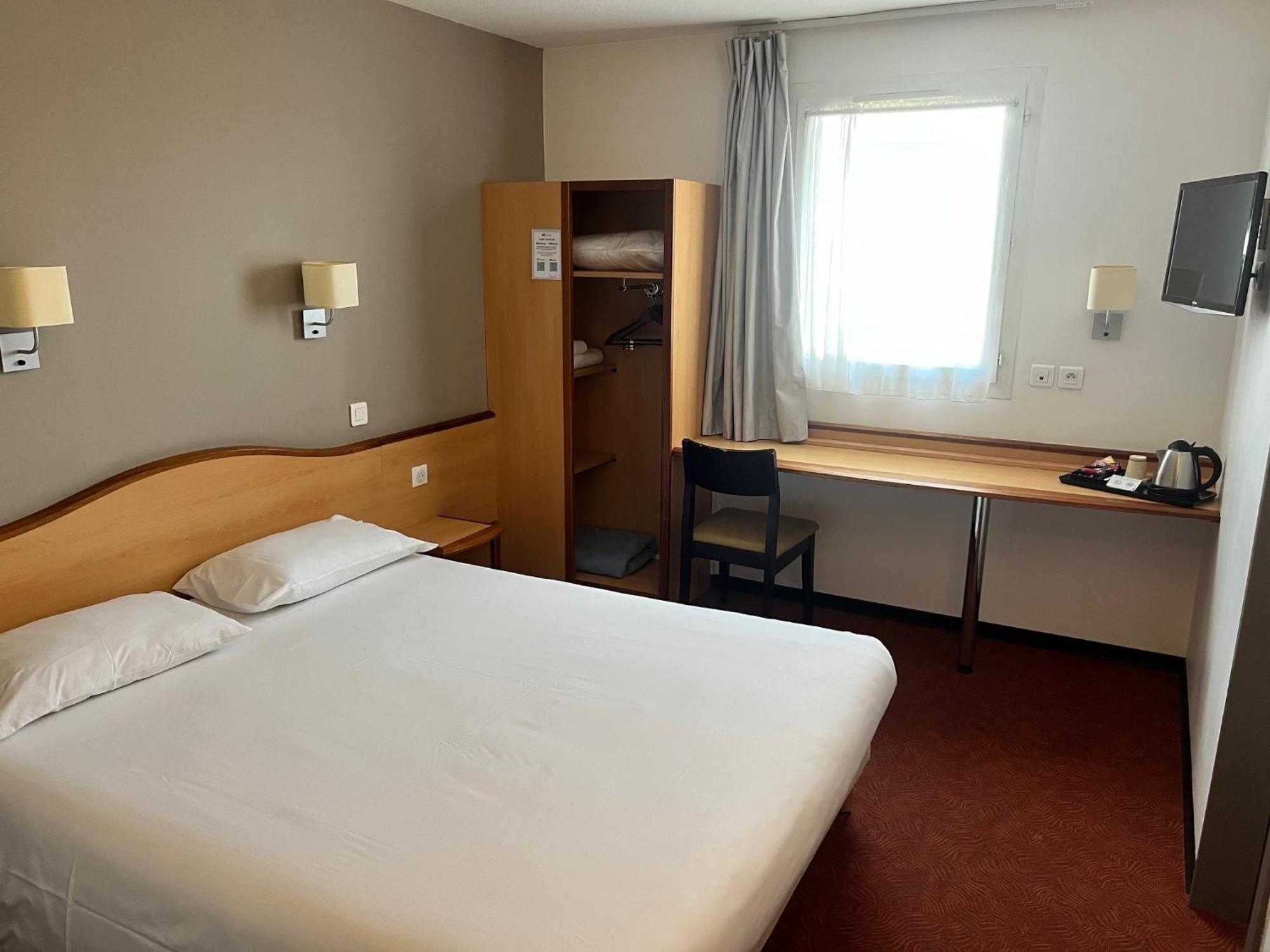 Brit Hotel Confort Монтобан Экстерьер фото