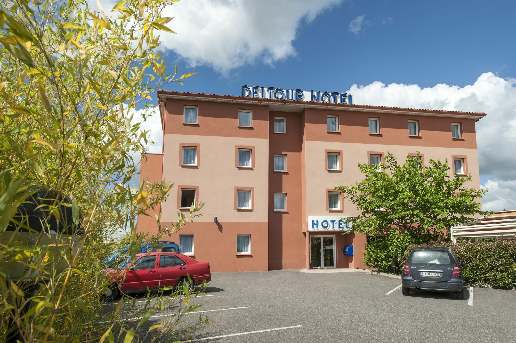 Brit Hotel Confort Монтобан Экстерьер фото