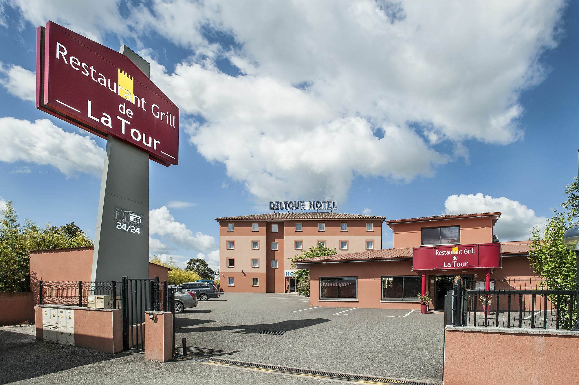 Brit Hotel Confort Монтобан Экстерьер фото